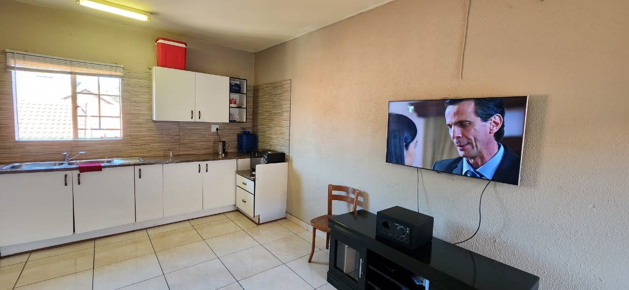 1 Bedroom Property for Sale in Rustenburg Central North West